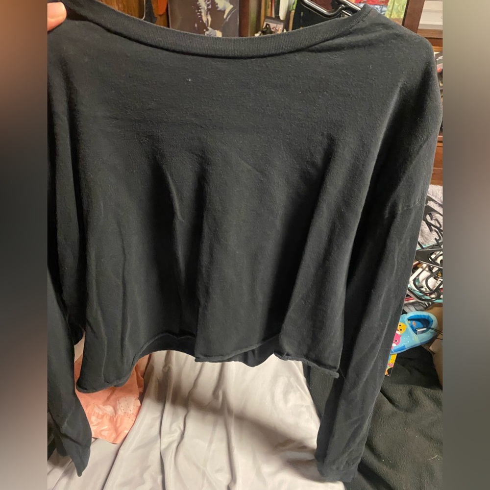 Long sleeve crop top. L. Super cute Rose print on back & sleeve.